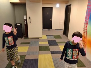 100000093011.jpg